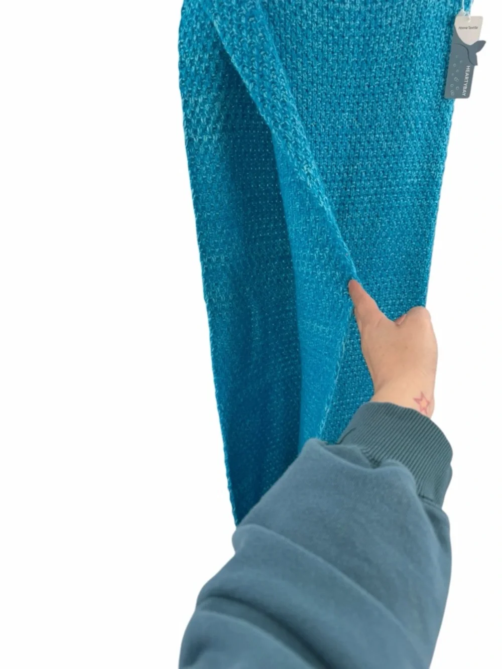Heartybay‎ Blue Knit Mermaid Sweater Blanket New with Tags